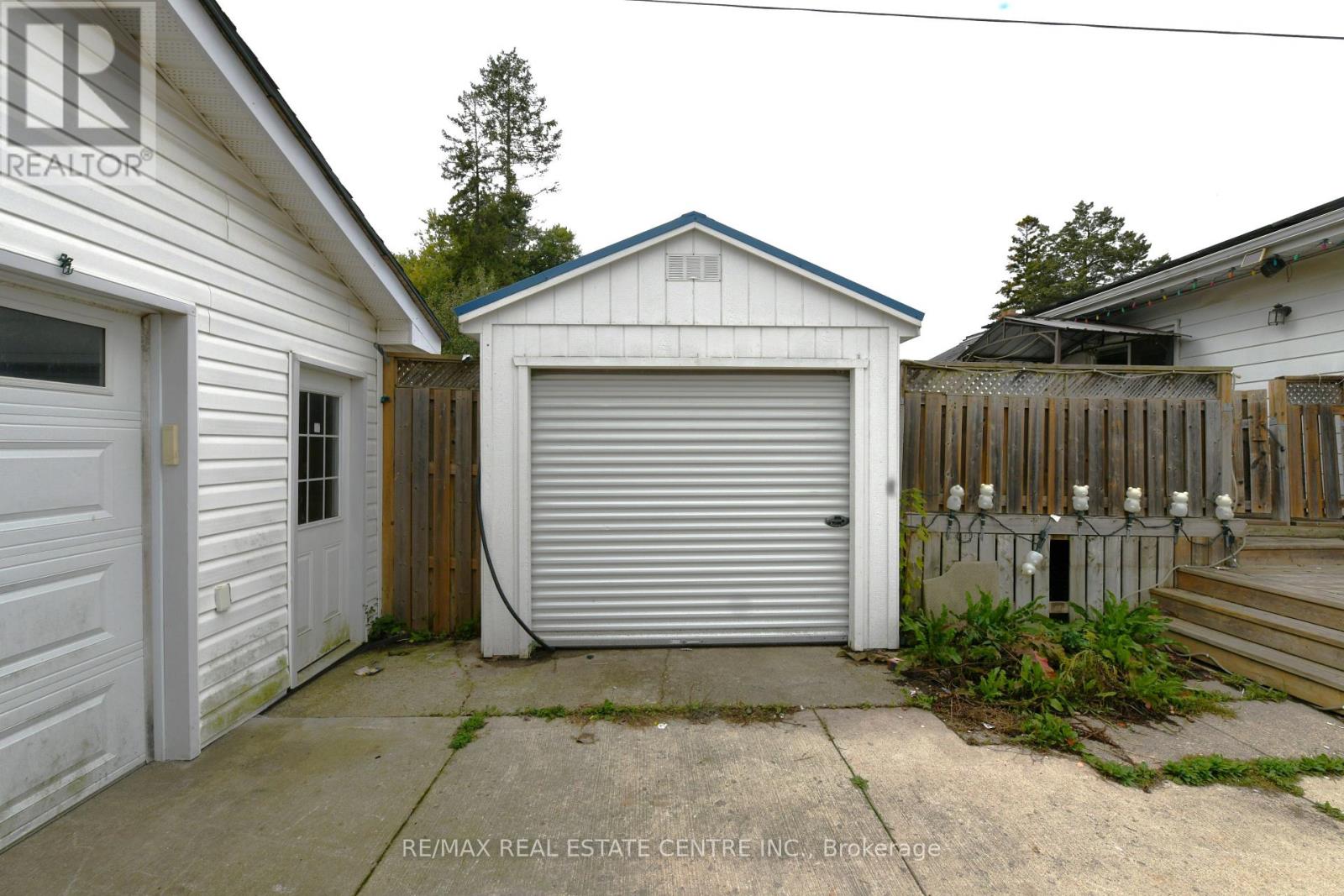 274 Wellington Street, St. Thomas, Ontario  N5R 2S8 - Photo 3 - X12541950