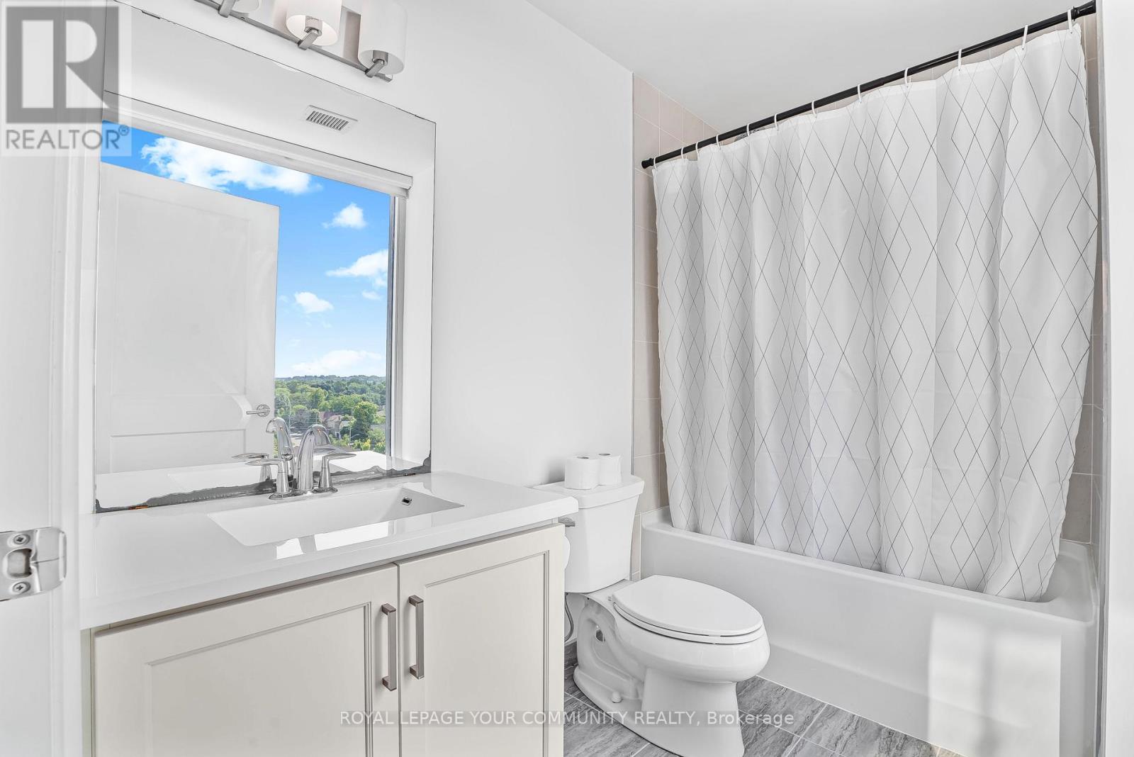 802 - 155 Caroline Street, Waterloo, Ontario  N2L 0J8 - Photo 8 - X12570908