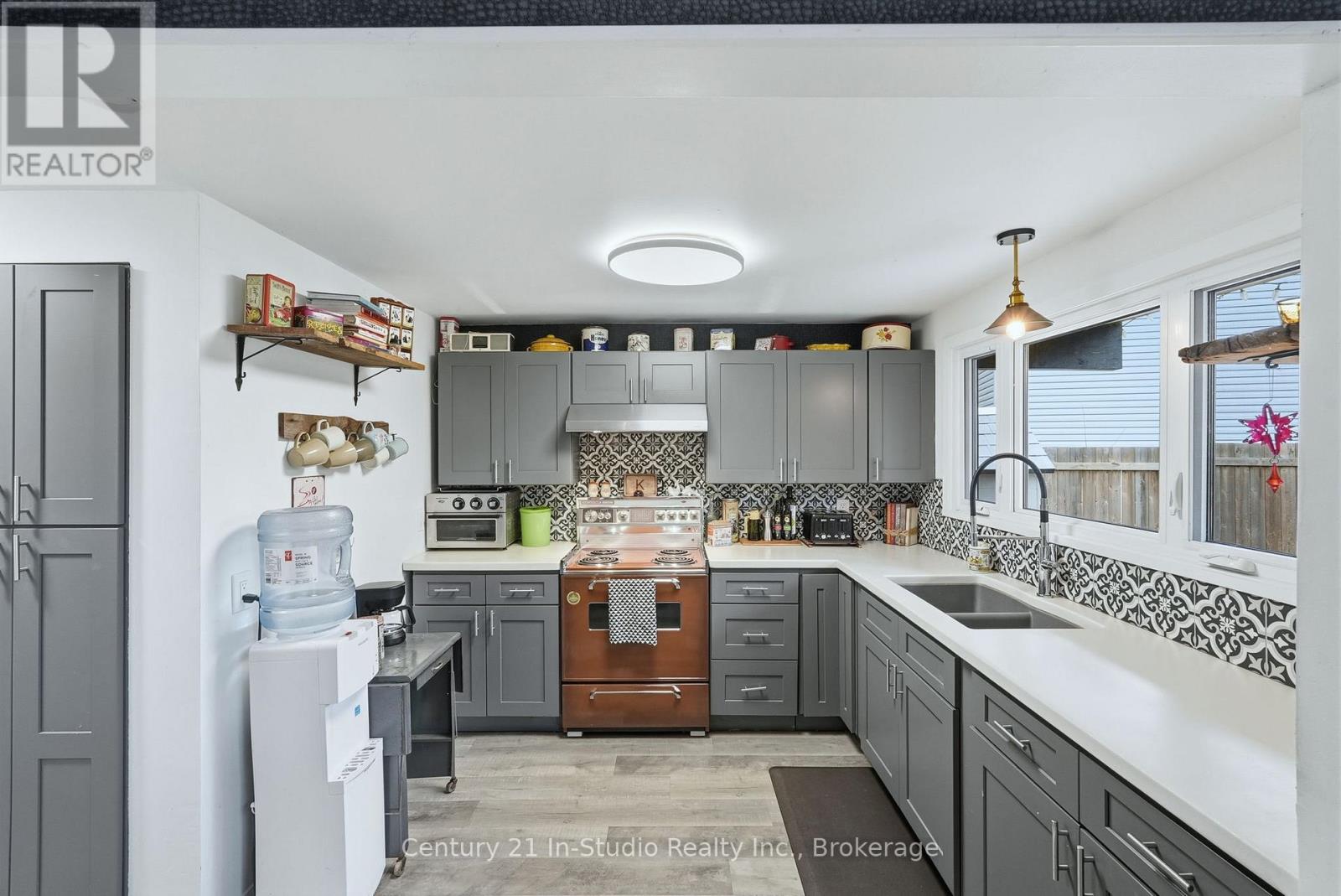 324 Bryant Street, South Bruce Peninsula, Ontario  N0H 2T0 - Photo 12 - X12566828