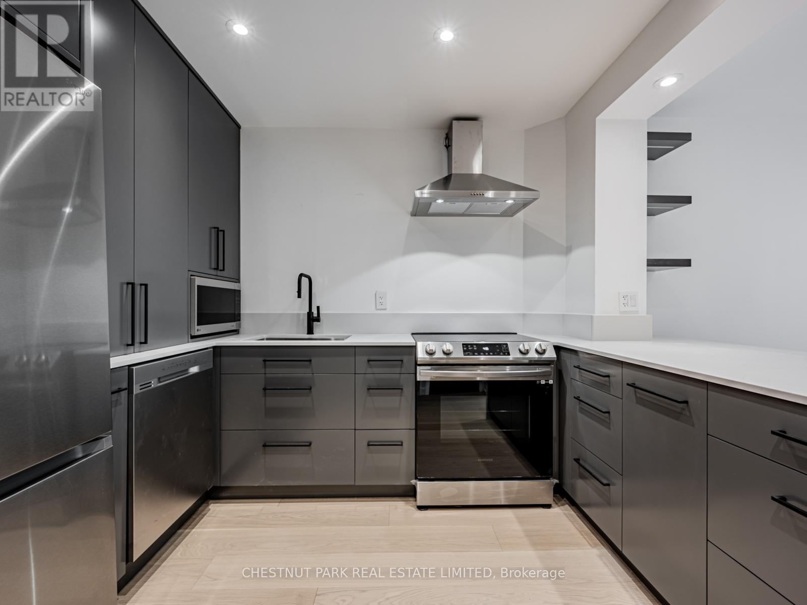 2nd - 607 Huron Street, Toronto, Ontario  M5R 2R8 - Photo 2 - C12586656