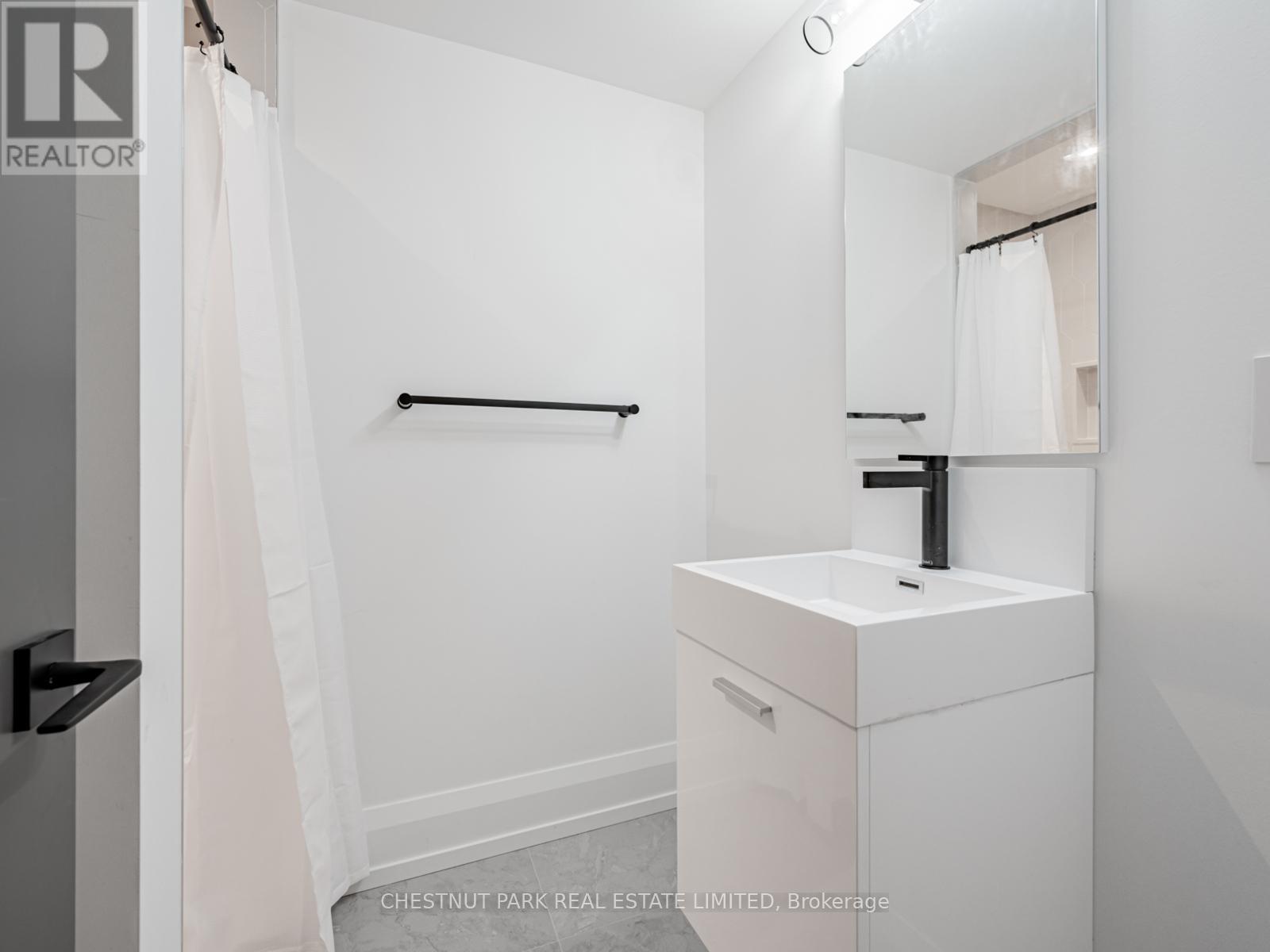 2nd - 607 Huron Street, Toronto, Ontario  M5R 2R8 - Photo 4 - C12586656