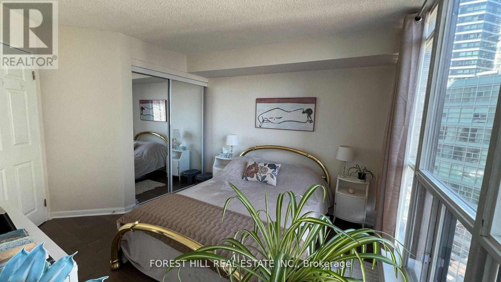 1408 - 24 Wellesley Street, Toronto, Ontario  M4Y 2X6 - Photo 12 - C12586704