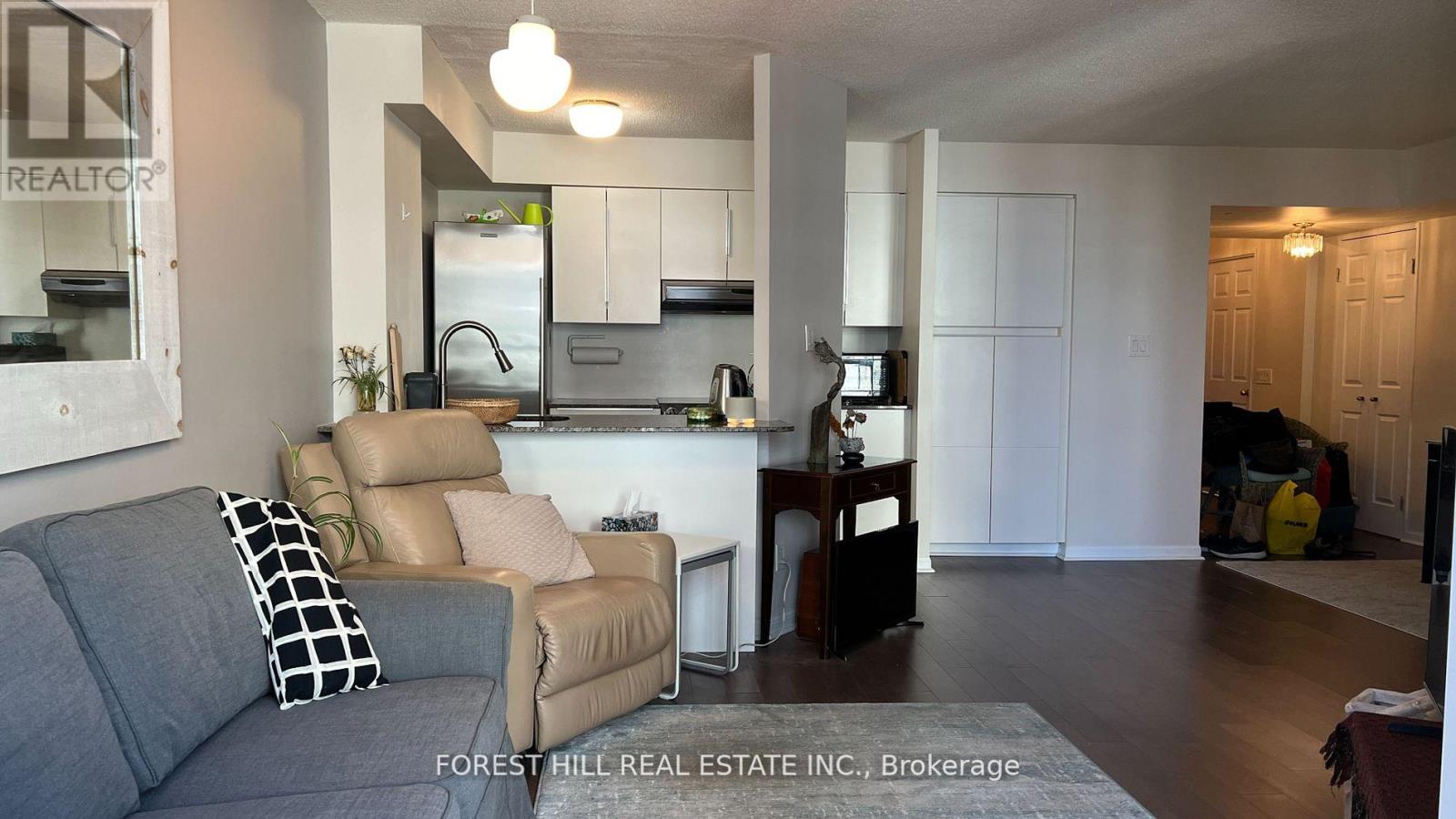 1408 - 24 Wellesley Street, Toronto, Ontario  M4Y 2X6 - Photo 4 - C12586704