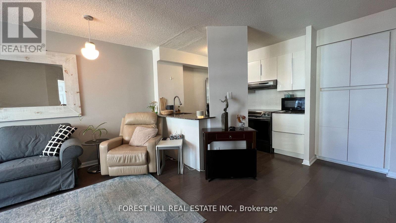 1408 - 24 Wellesley Street, Toronto, Ontario  M4Y 2X6 - Photo 5 - C12586704