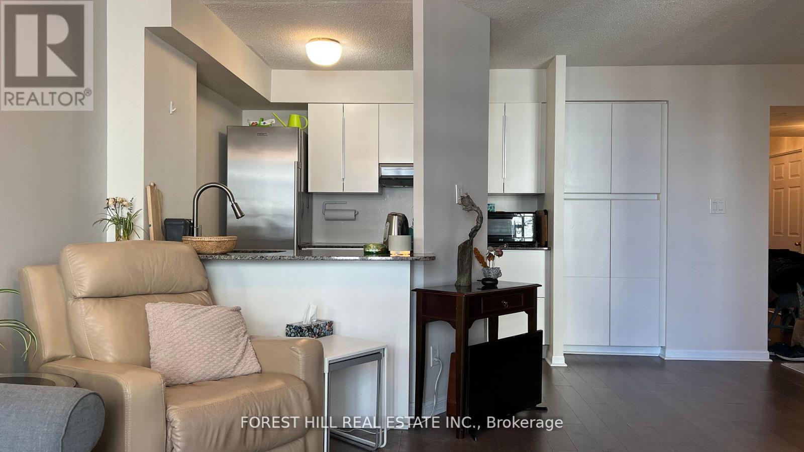 1408 - 24 Wellesley Street, Toronto, Ontario  M4Y 2X6 - Photo 7 - C12586704