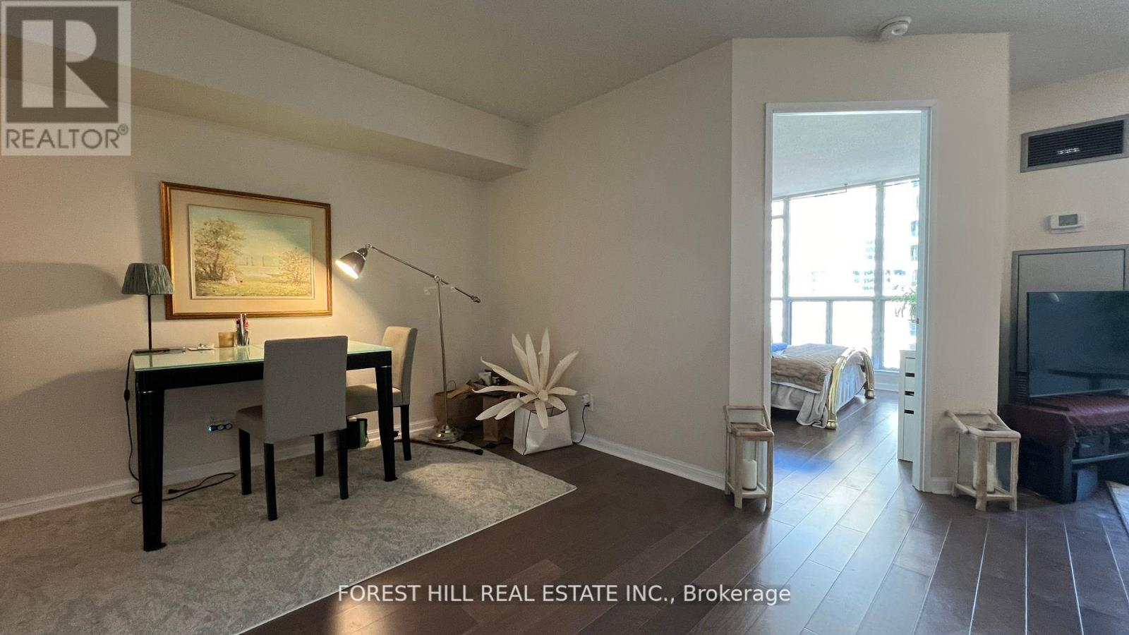 1408 - 24 Wellesley Street, Toronto, Ontario  M4Y 2X6 - Photo 9 - C12586704