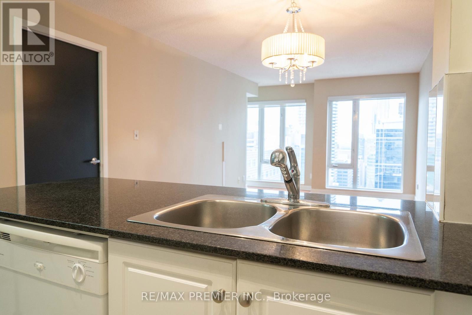 2605 - 210 Victoria Street, Toronto, Ontario  M5B 2R3 - Photo 7 - C12586708