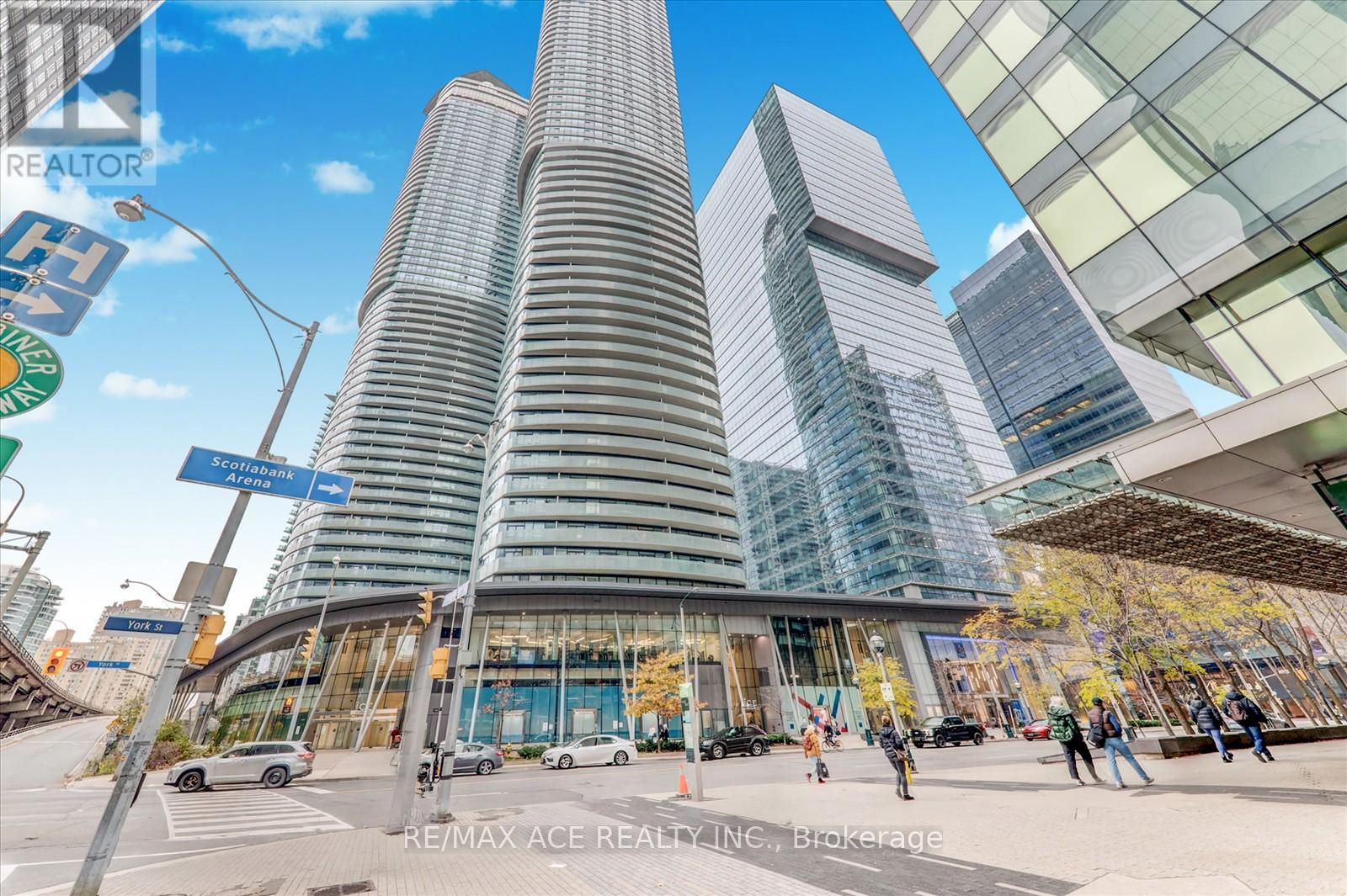 3905 - 14 YORK STREET, Toronto, Ontario