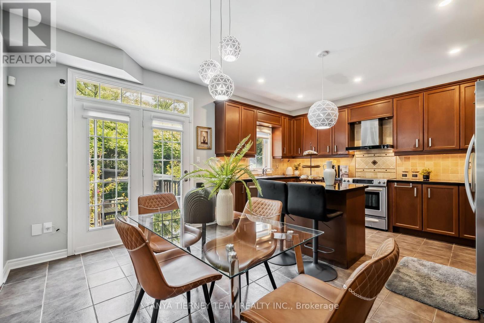 165 Rivers Edge Place, Whitby, Ontario  L1R 0G4 - Photo 16 - E12586586