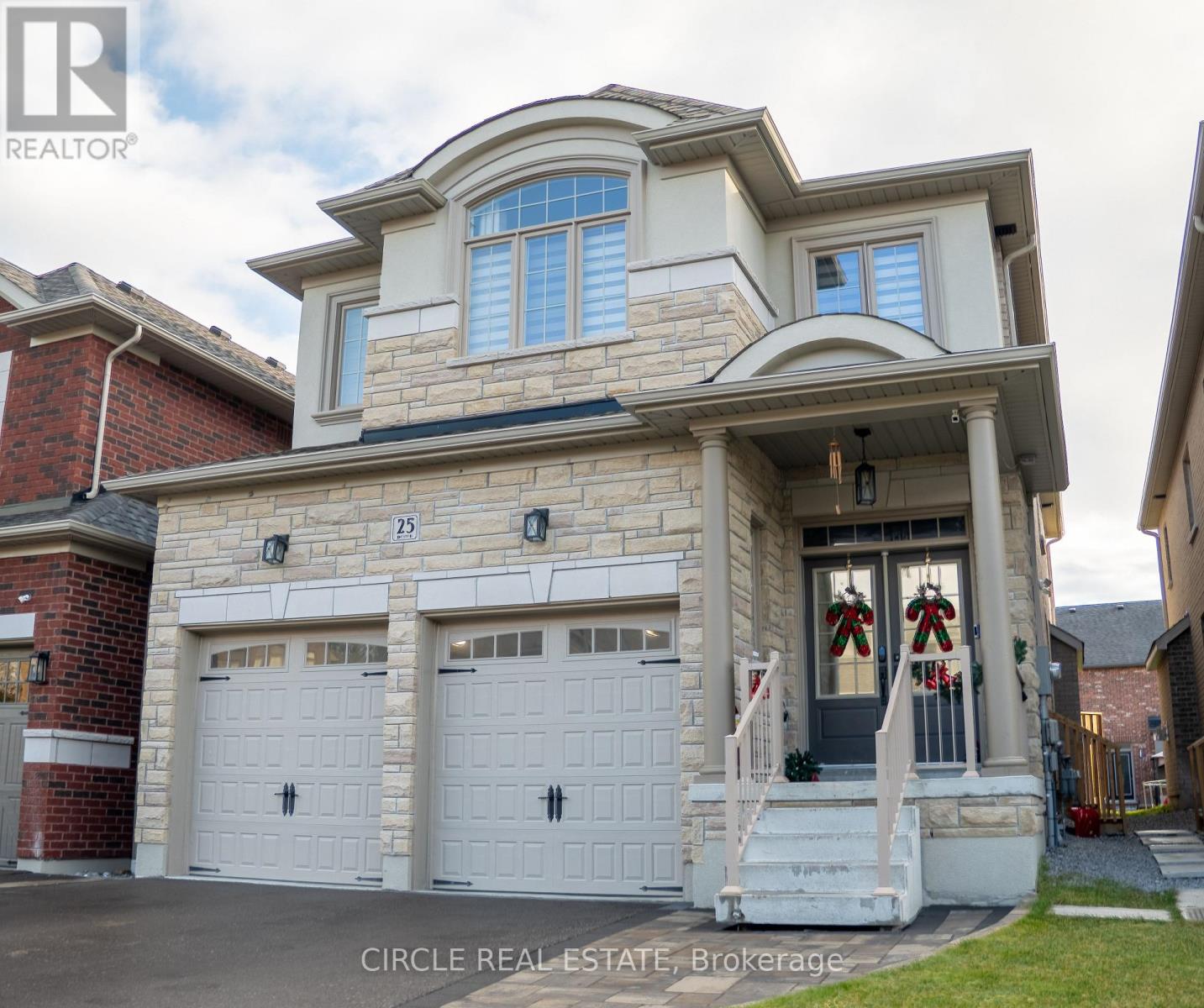 25 Ouellette Drive, Whitby, Ontario  L1P 0E3 - Photo 2 - E12586606