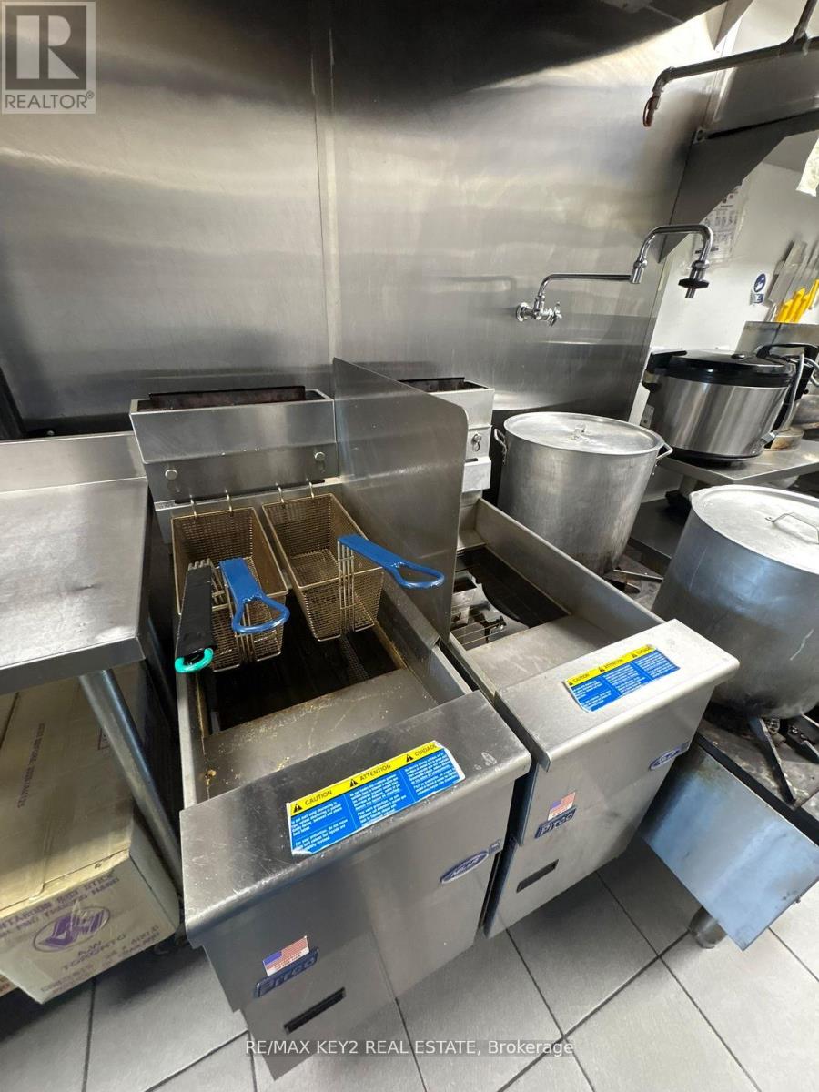 Unknown Address, ,     - Photo 5 - E12586696