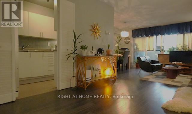 411 - 5 Massey Square, Toronto, Ontario  M4C 5L6 - Photo 3 - E12586714