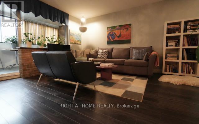 411 - 5 Massey Square, Toronto, Ontario  M4C 5L6 - Photo 4 - E12586714