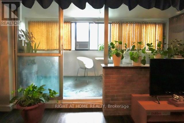 411 - 5 Massey Square, Toronto, Ontario  M4C 5L6 - Photo 7 - E12586714