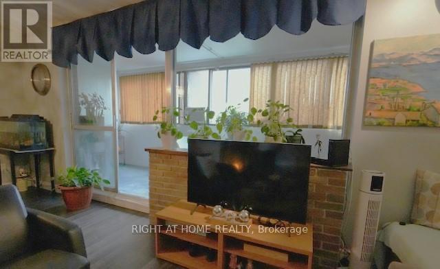 411 - 5 Massey Square, Toronto, Ontario  M4C 5L6 - Photo 9 - E12586714