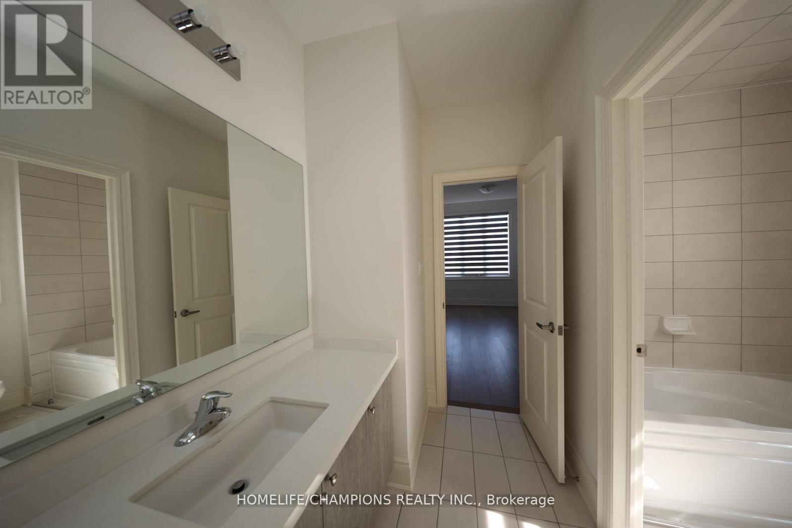 212 Wesmina Avenue, Whitchurch-Stouffville, Ontario  L4A 5A2 - Photo 14 - N12586578