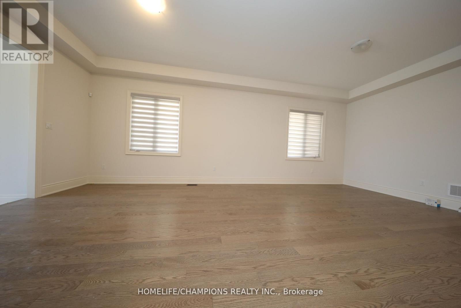 212 Wesmina Avenue, Whitchurch-Stouffville, Ontario  L4A 5A2 - Photo 2 - N12586578