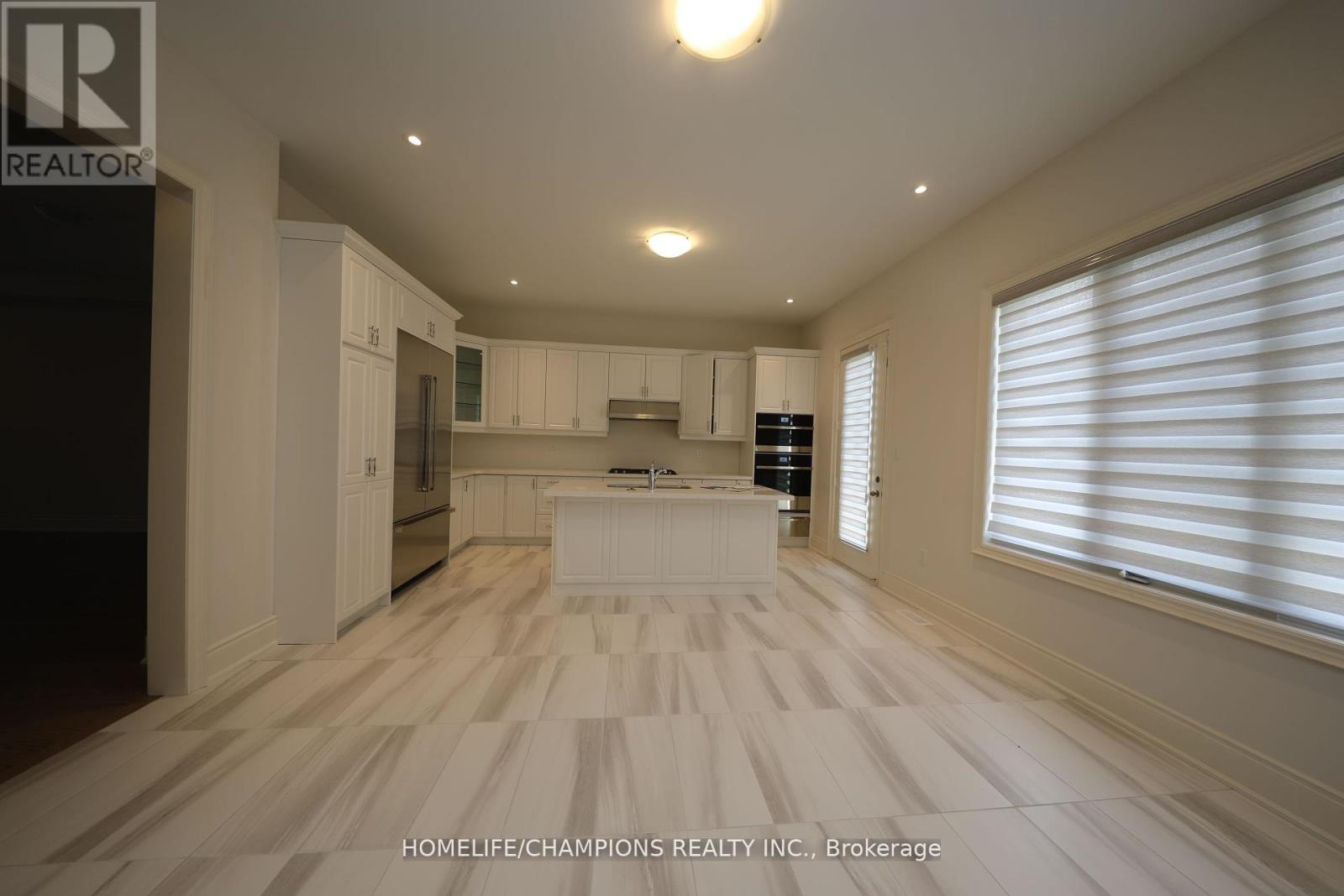 212 Wesmina Avenue, Whitchurch-Stouffville, Ontario  L4A 5A2 - Photo 7 - N12586578