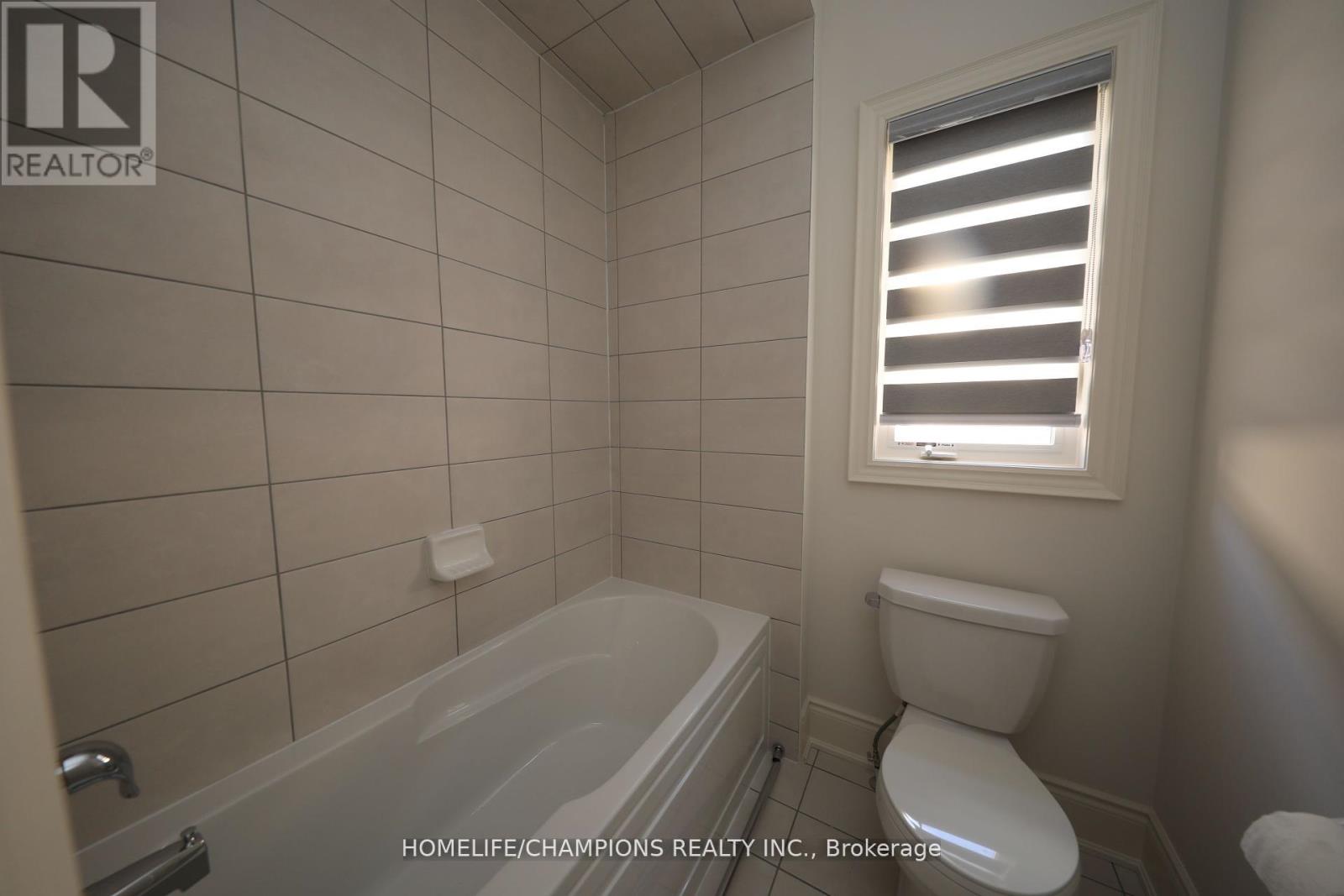 212 Wesmina Avenue, Whitchurch-Stouffville, Ontario  L4A 5A2 - Photo 9 - N12586578