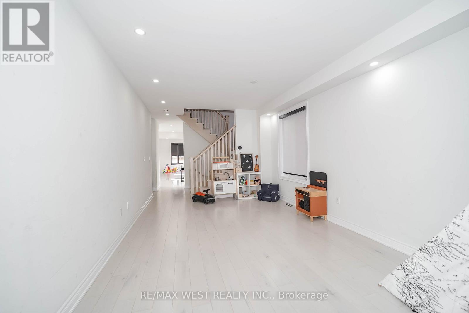 61 Bellefond Street, Vaughan, Ontario  L4H 5C5 - Photo 13 - N12586646