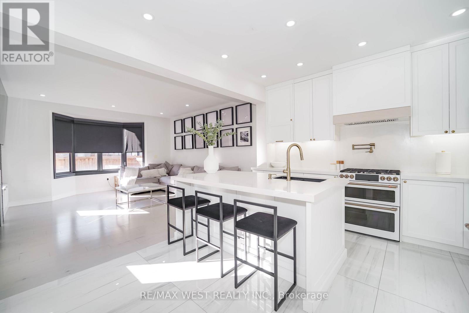 61 Bellefond Street, Vaughan, Ontario  L4H 5C5 - Photo 4 - N12586646