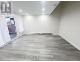 120 - 248 Milestone Crescent, Aurora (Aurora Village), Ca