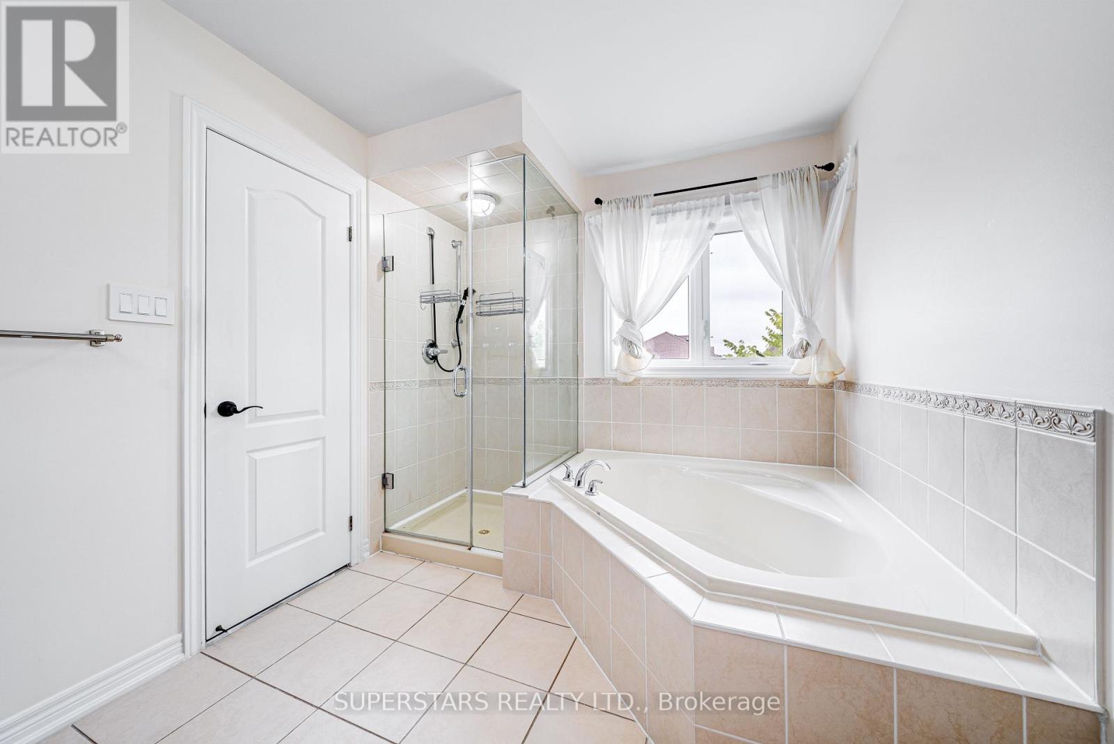 106 White Beach Crescent, Vaughan, Ontario  L6A 0R2 - Photo 10 - N12586720