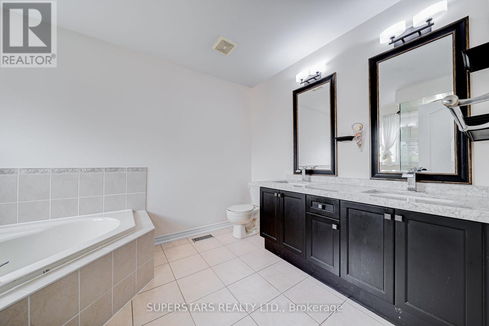 106 White Beach Crescent, Vaughan, Ontario  L6A 0R2 - Photo 9 - N12586720