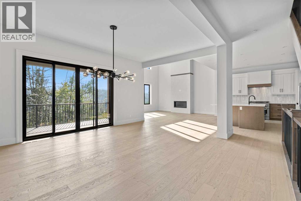 265 Rowmont Drive Nw, Calgary, Alberta  T3L 0L2 - Photo 8 - A2234600