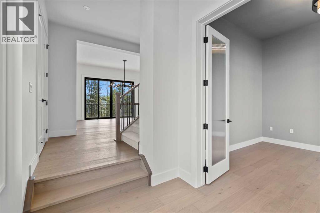 265 Rowmont Drive Nw, Calgary, Alberta  T3L 0L2 - Photo 7 - A2234600