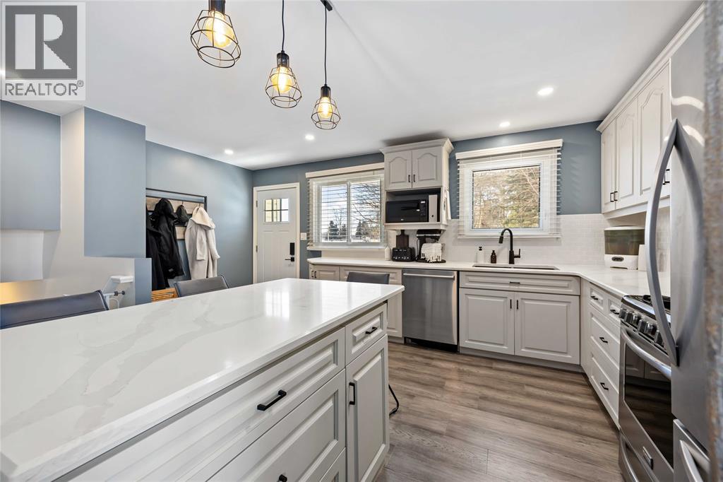 576 Front Street, Plympton-Wyoming, Ontario  N0N 1T0 - Photo 7 - 25024755