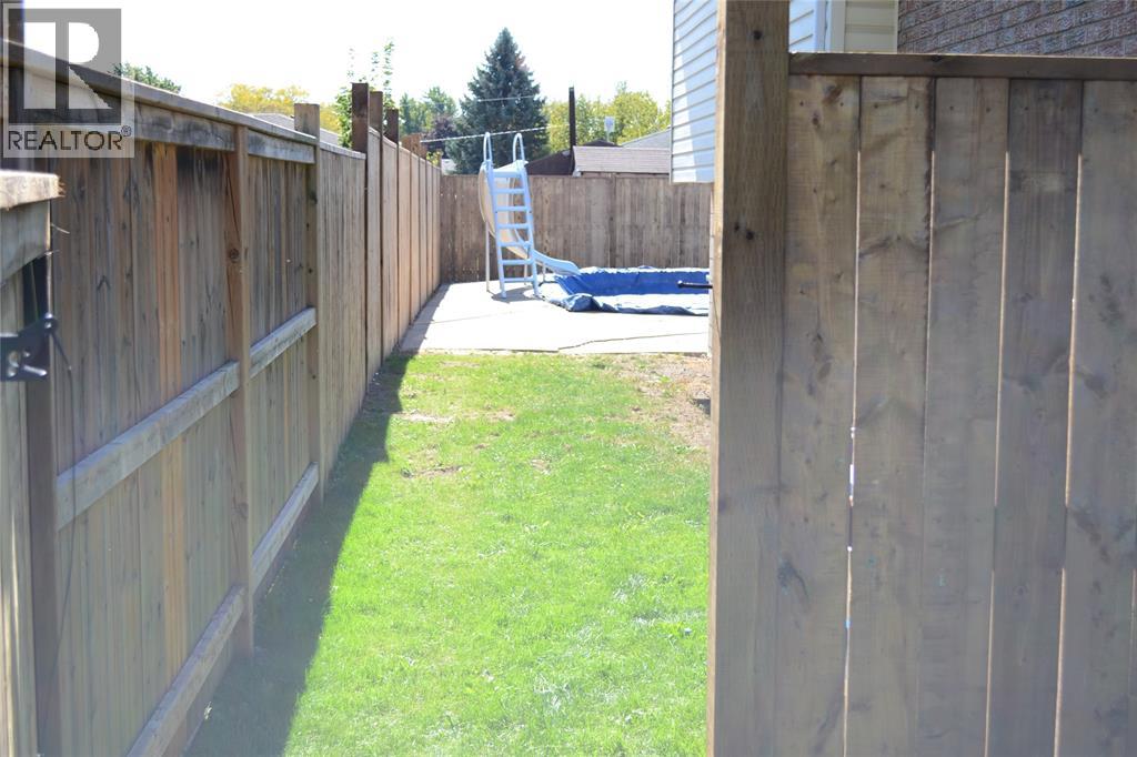 576 Front Street, Plympton-Wyoming, Ontario  N0N 1T0 - Photo 2 - 25024755