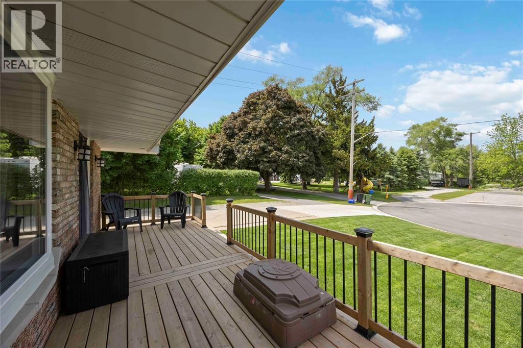 576 Front Street, Plympton-Wyoming, Ontario  N0N 1T0 - Photo 4 - 25024755