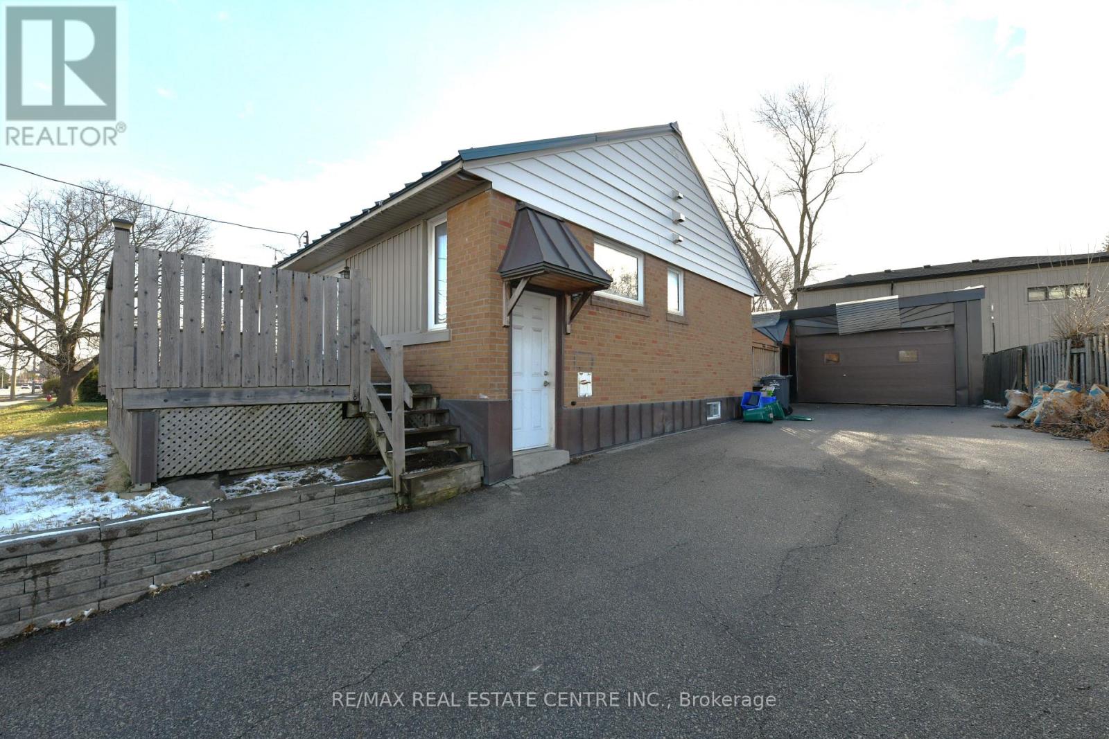 148 Ontario Street N, Milton, Ontario  L9T 2T4 - Photo 3 - W12586588