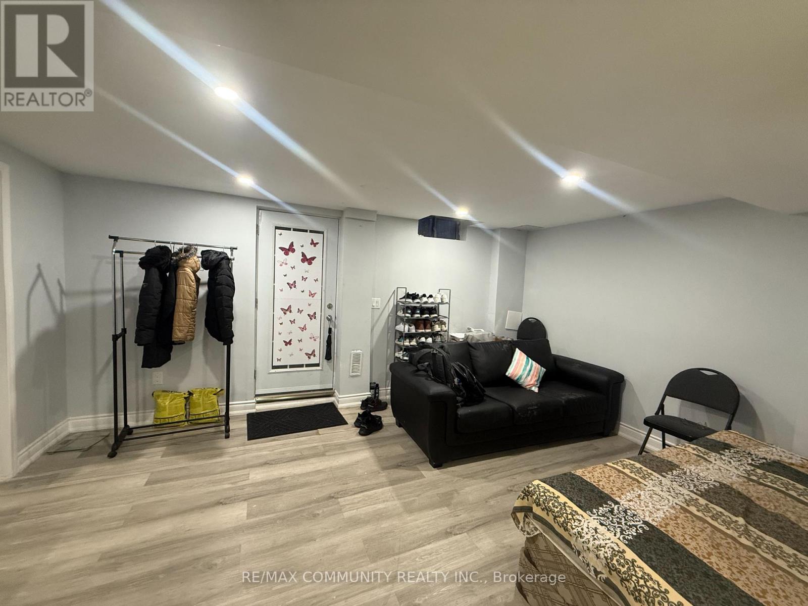 24 Roundstone Drive, Brampton, Ontario  L6X 0K7 - Photo 17 - W12586612