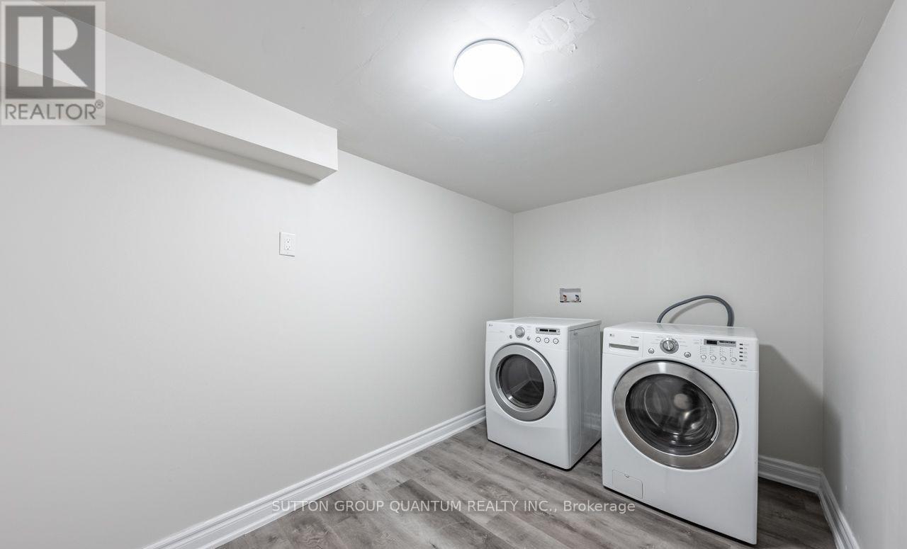 Lower - 313 Ashbury Road E, Oakville, Ontario  L6K 2M2 - Photo 10 - W12586642