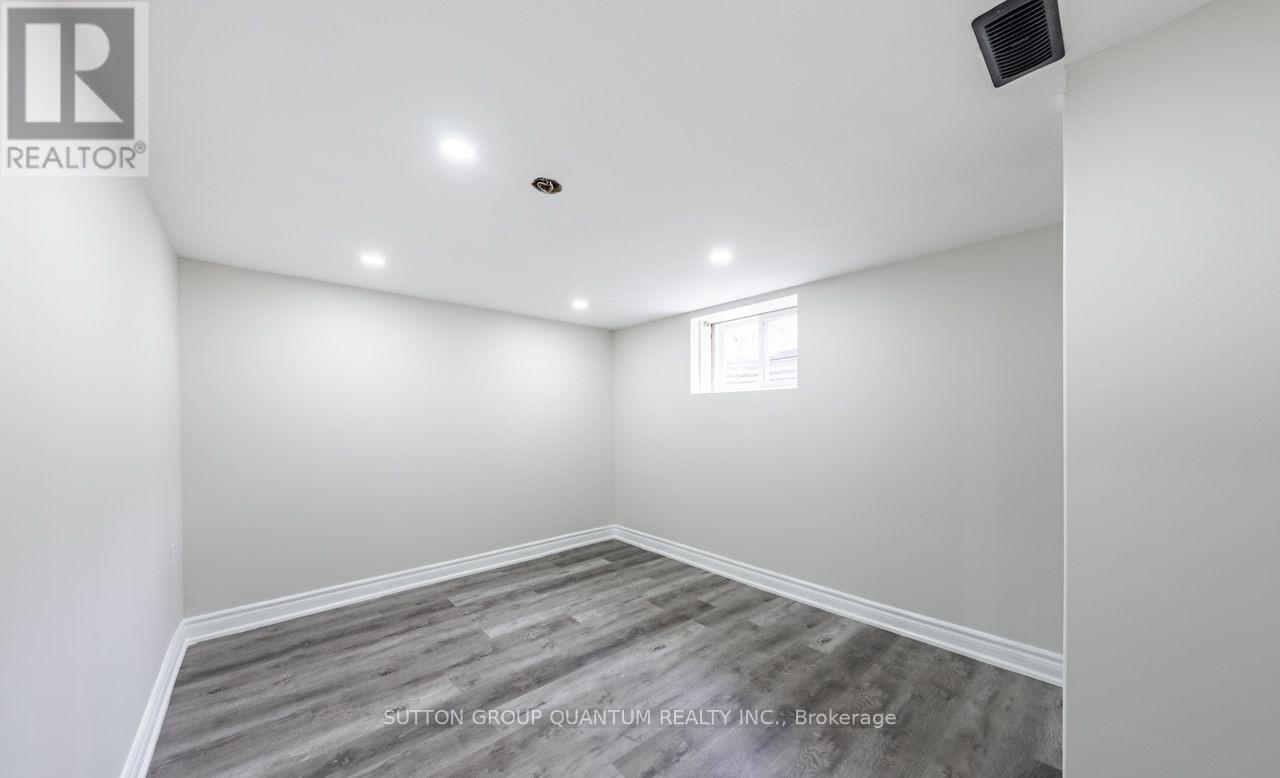 Lower - 313 Ashbury Road E, Oakville, Ontario  L6K 2M2 - Photo 11 - W12586642