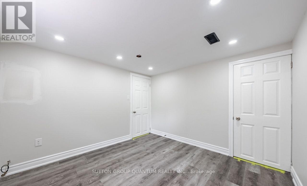 Lower - 313 Ashbury Road E, Oakville, Ontario  L6K 2M2 - Photo 12 - W12586642