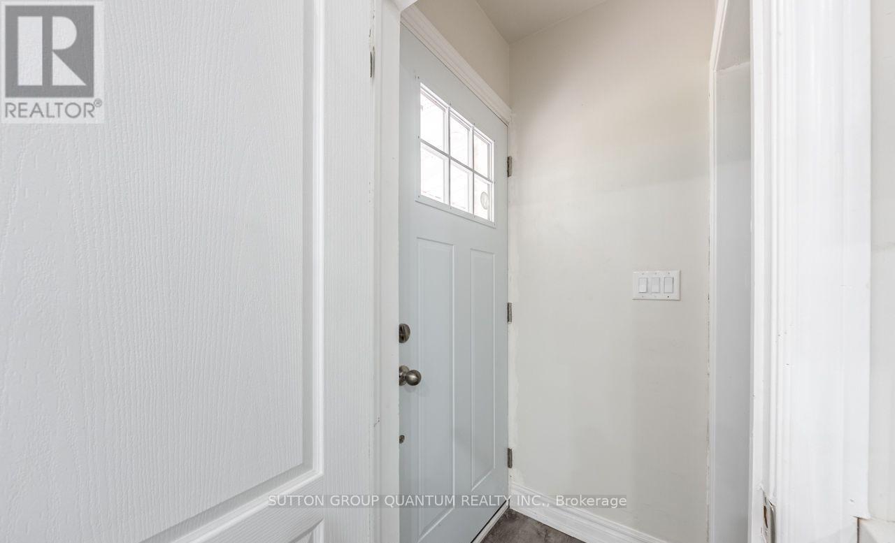 Lower - 313 Ashbury Road E, Oakville, Ontario  L6K 2M2 - Photo 2 - W12586642