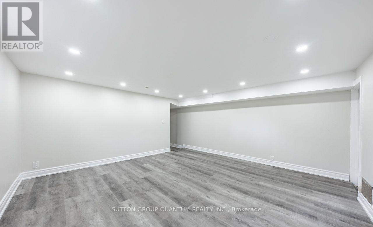 Lower - 313 Ashbury Road E, Oakville, Ontario  L6K 2M2 - Photo 8 - W12586642