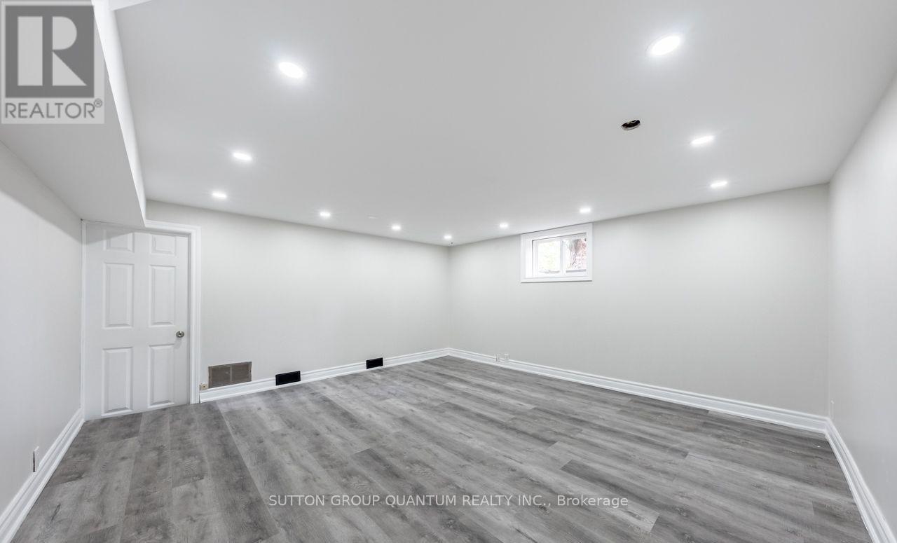 Lower - 313 Ashbury Road E, Oakville, Ontario  L6K 2M2 - Photo 9 - W12586642