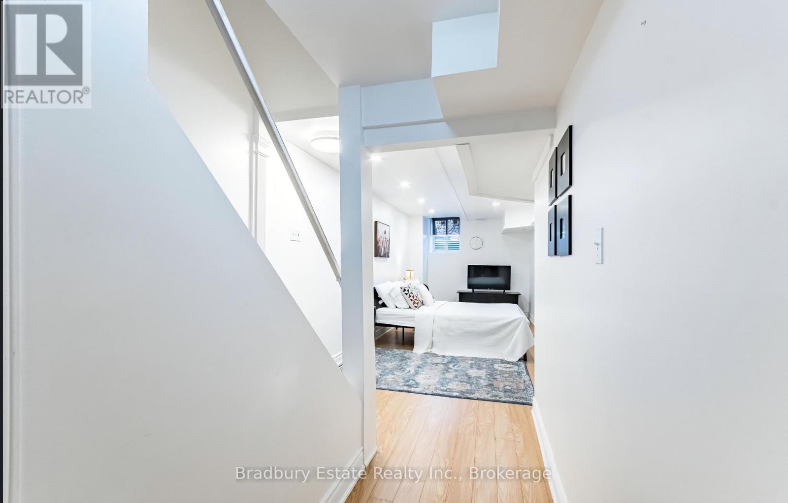 6973 Lisanne Court, Mississauga, Ontario  L5N 6Z7 - Photo 26 - W12586734