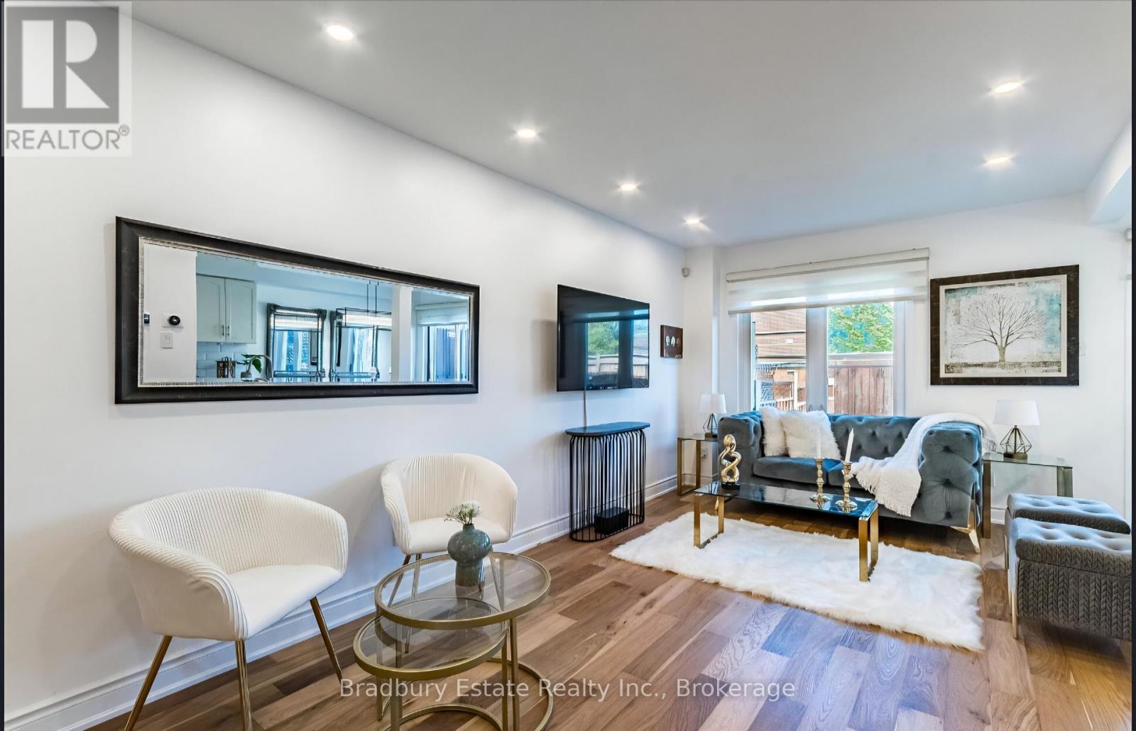 6973 Lisanne Court, Mississauga, Ontario  L5N 6Z7 - Photo 5 - W12586734