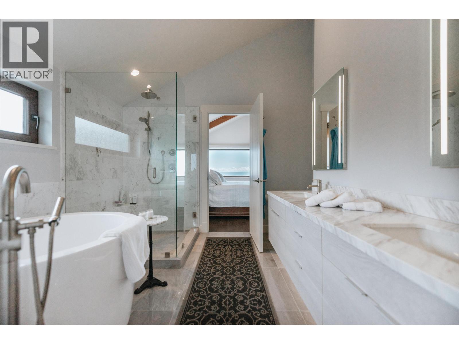 6035 Silverstone Lane, Sechelt, British Columbia  V7Z 0T8 - Photo 22 - R3070927