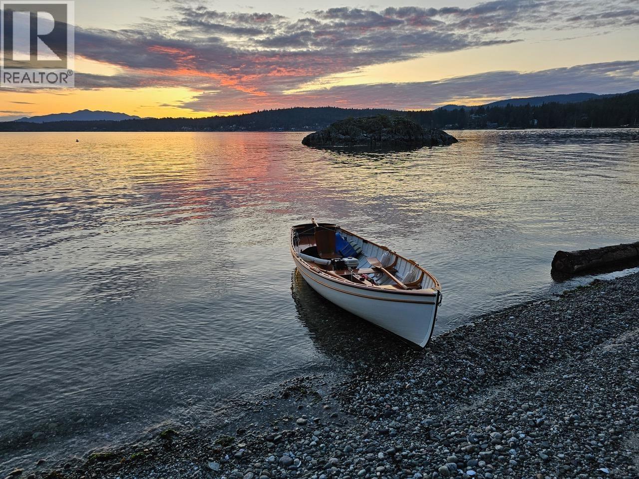 6035 Silverstone Lane, Sechelt, British Columbia  V7Z 0T8 - Photo 9 - R3070927