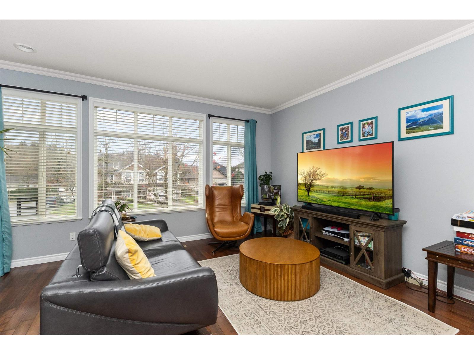 35445 Nakiska Court, Abbotsford, British Columbia  V3G 1J6 - Photo 2 - R3068175