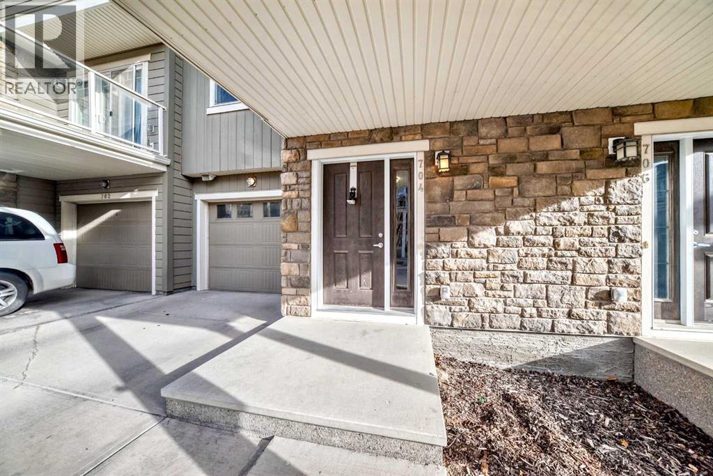 704 Evanston Manor Nw, Calgary, Alberta  T3P 0R9 - Photo 3 - A2271465