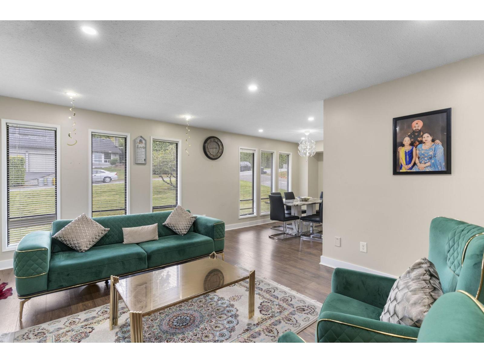 19745 48a Avenue, Langley, British Columbia  V3A 4W2 - Photo 4 - R3070920