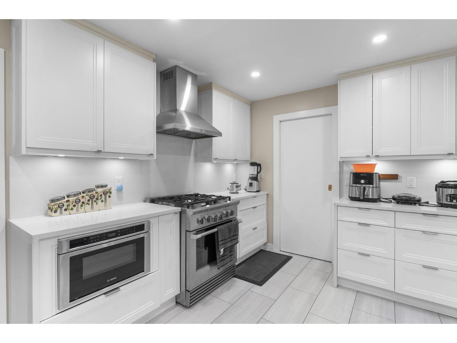 19745 48a Avenue, Langley, British Columbia  V3A 4W2 - Photo 10 - R3070920