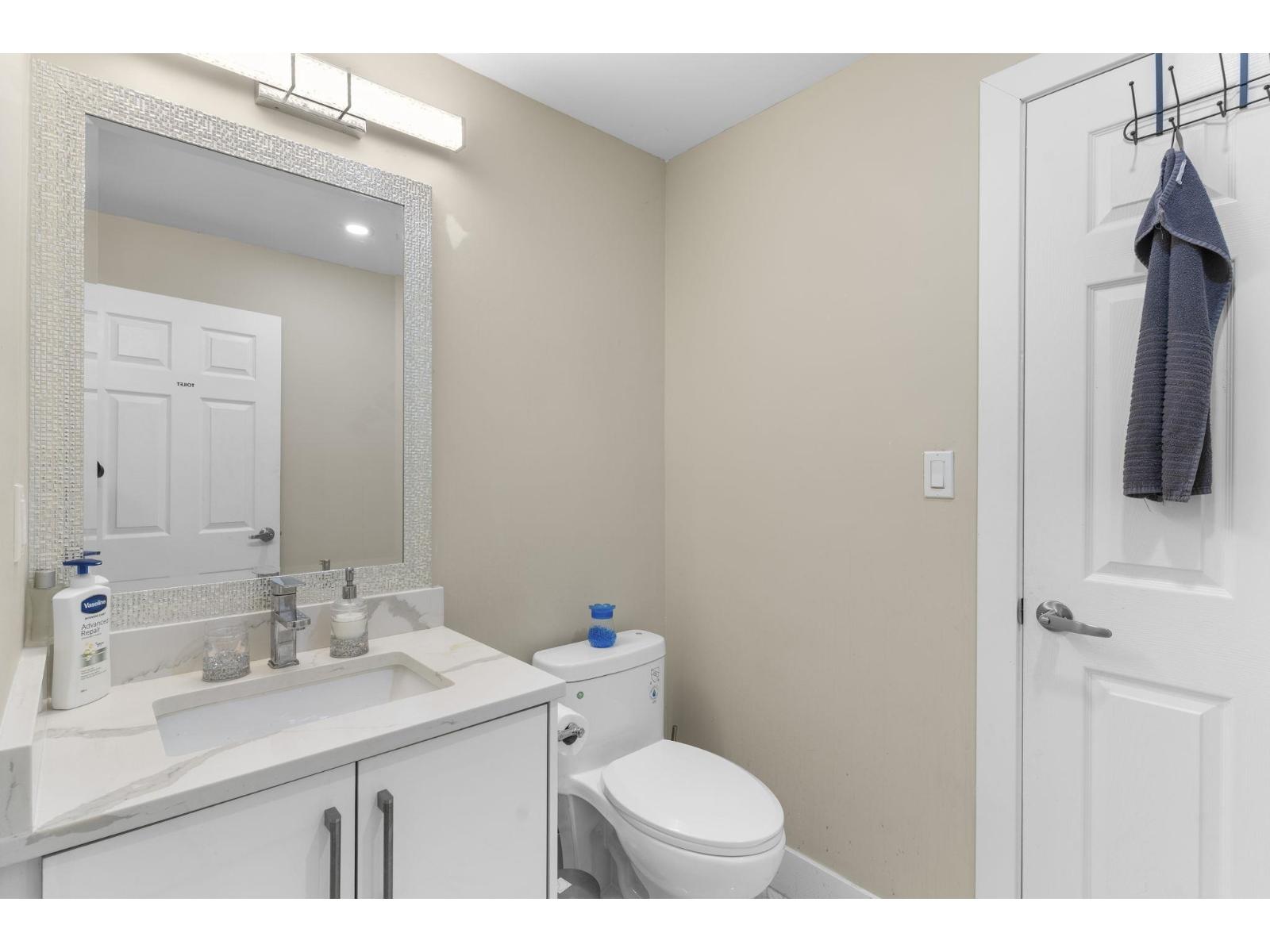 19745 48a Avenue, Langley, British Columbia  V3A 4W2 - Photo 11 - R3070920